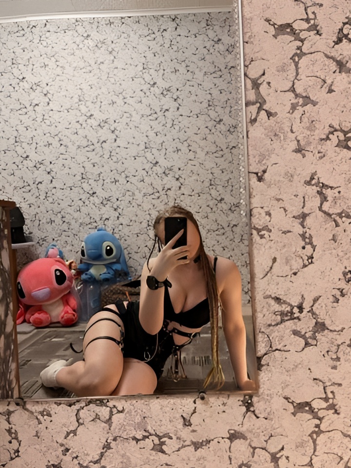 Дарья привлекательная девушка из Октябрьского цена от 2500 руб