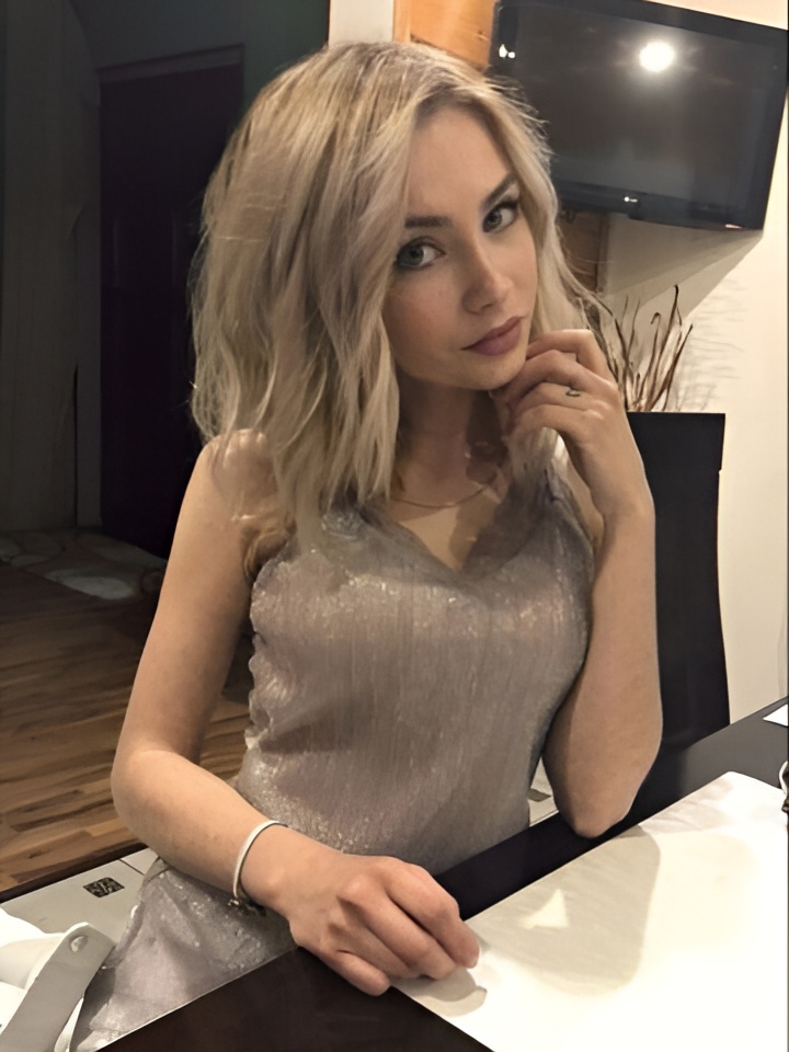 Ульяна привлекательная девушка из Октябрьского цена от 2000 руб